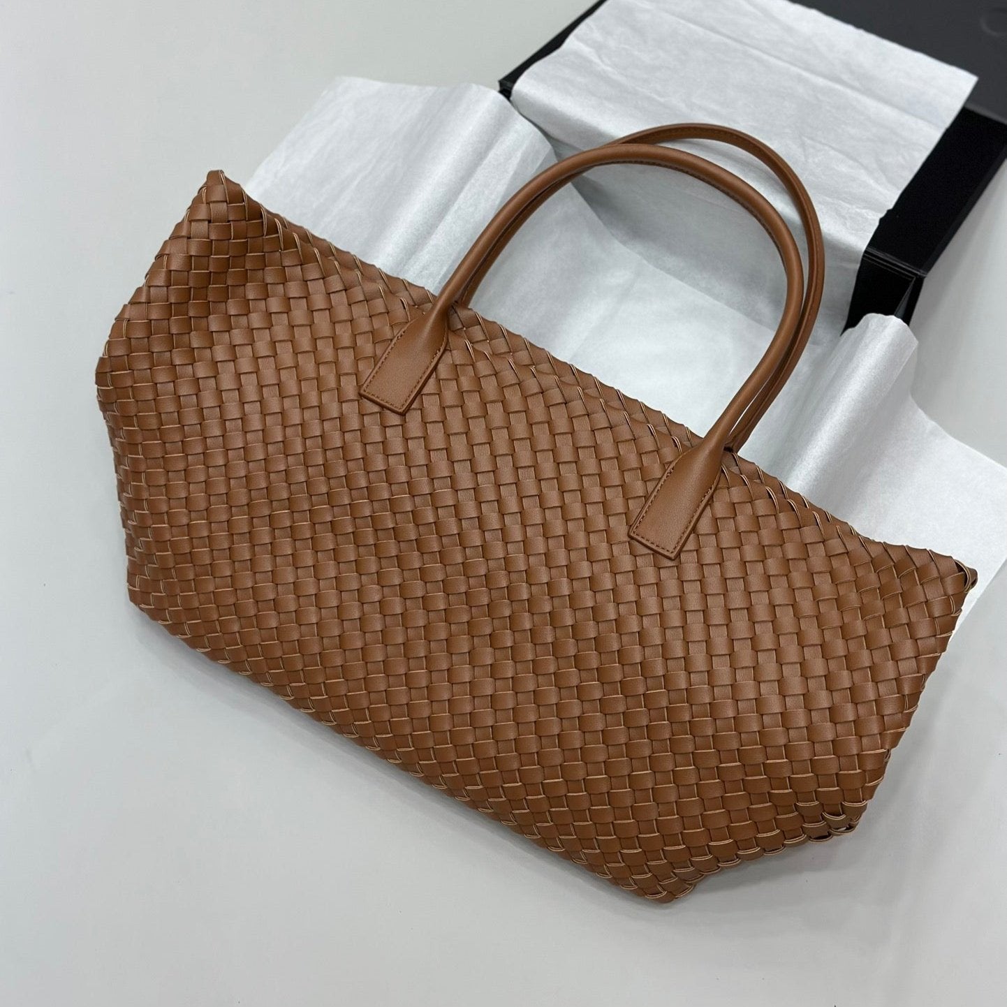 Intrecciato leather tote bag