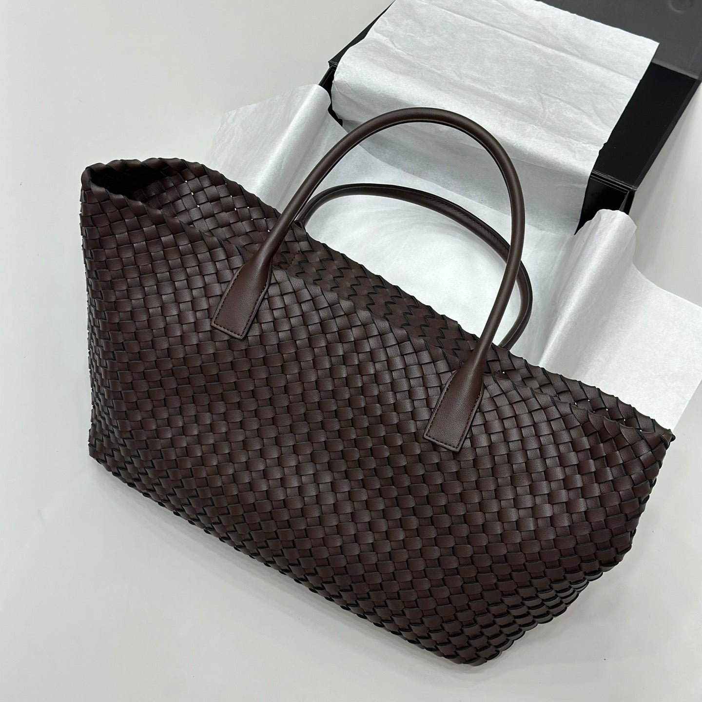 Intrecciato leather tote bag