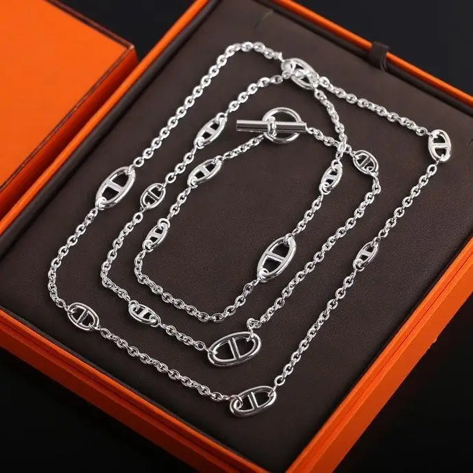 Silver shoulder chain