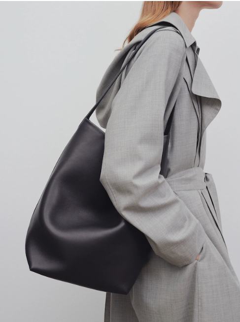 Belted tote black grain